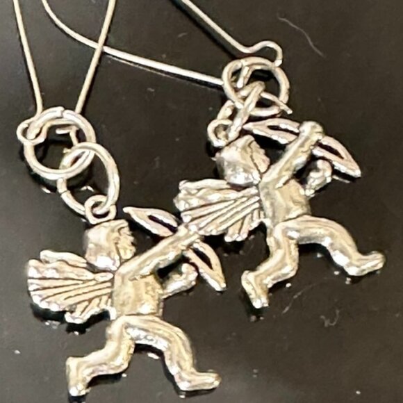 Cherub Angel Cupid Earrings Drop Dangle Silver Lightweight Baroque Gift Xmas - Picture 1 of 3